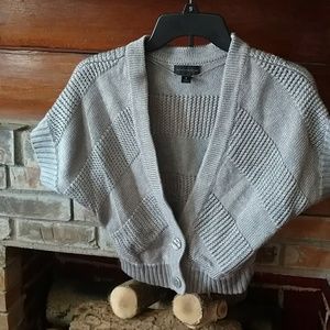 Gray short sleeve cardigan shrug